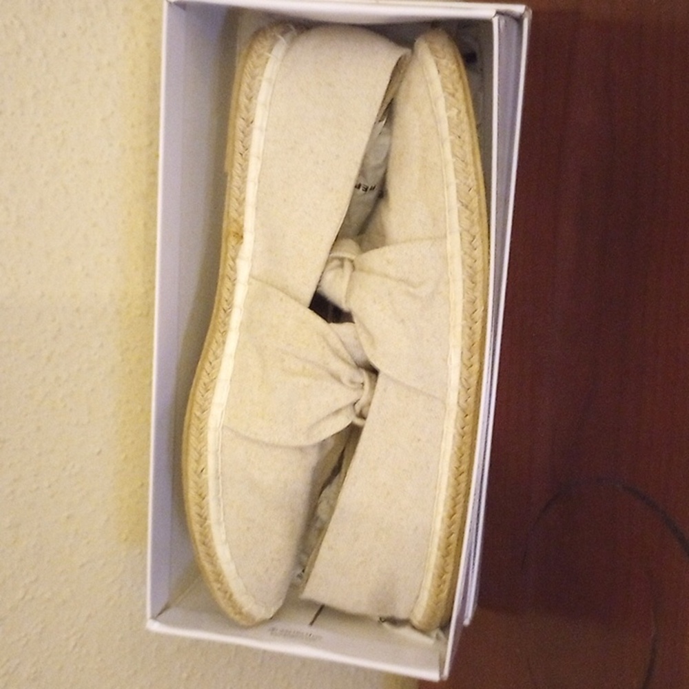 Shoe - Picture 6 of 6